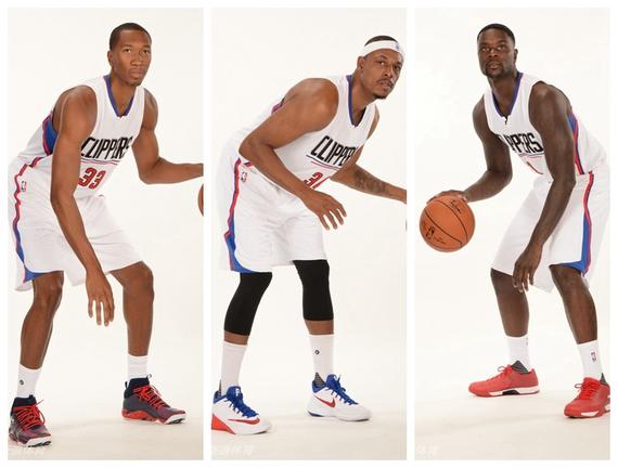 主场已